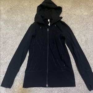 Lululemon jacket size 6